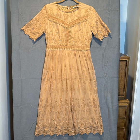 Roolee Tan Lace Midi Dress EUC - Picture 1 of 7